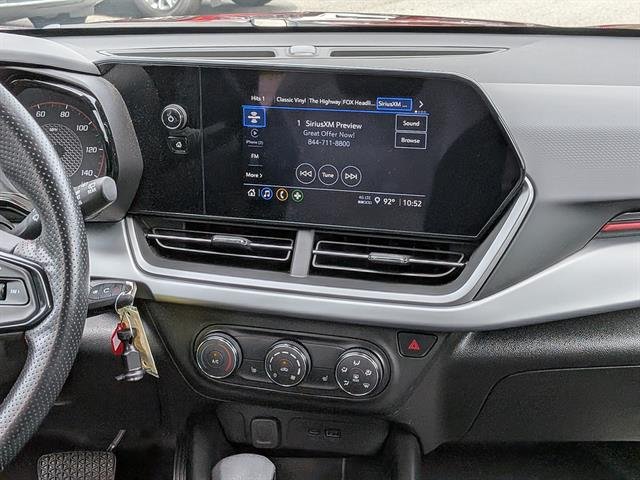 2025 Chevrolet Trax RS - Photo 17