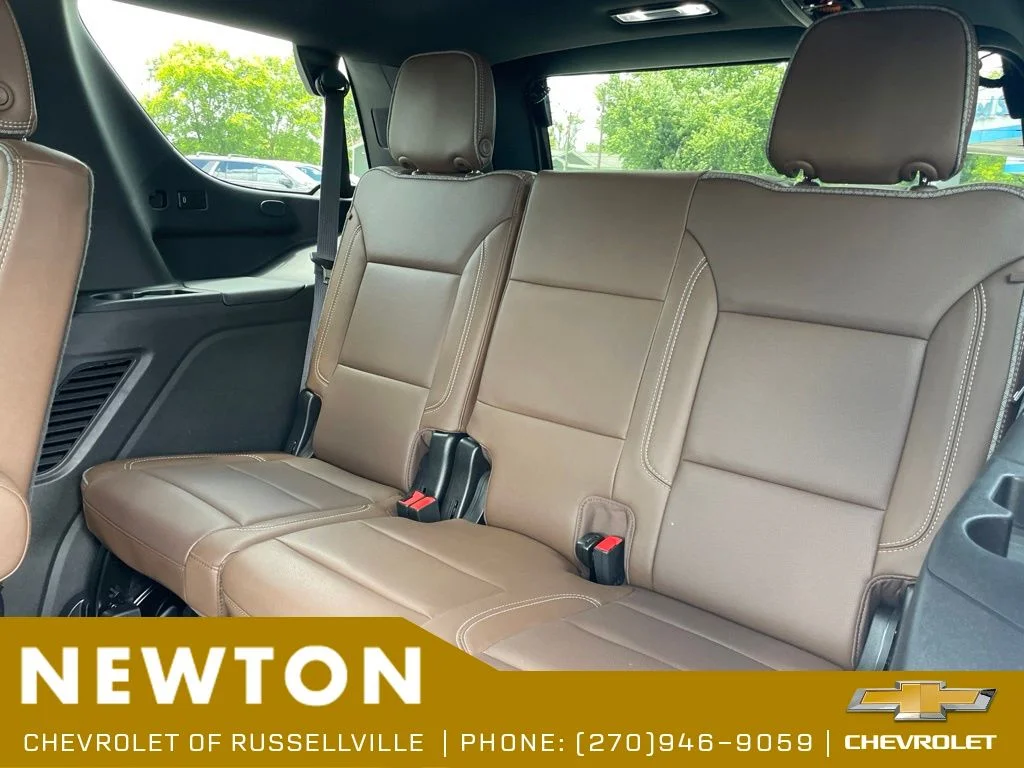 Used 2024 Pearl Chevrolet High Country image 43
