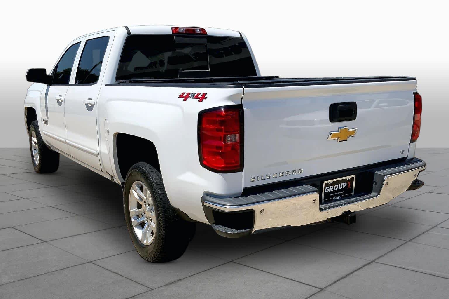 Used 2018 Summit White Chevrolet LT image 12