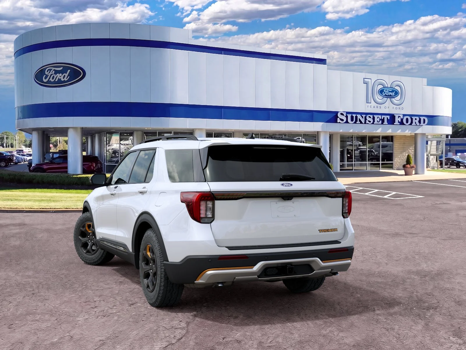 New 2027 Star White Metallic Tri-Coat Ford Tremor image 8