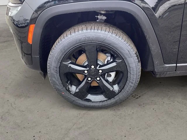 New 2026 Diamond Black Jeep LIMITED 4X4 image 15