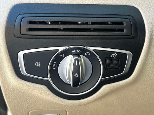 Certified Used 2022 Black Mercedes-Benz GLC 300 image 23