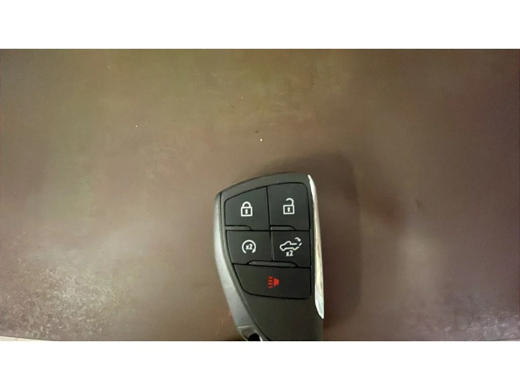 Used 2025 White Frost Tri-Coat GMC Denali image 20