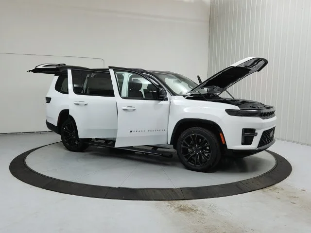 2026 Jeep Grand Wagoneer Summit Obsidian - Photo 10