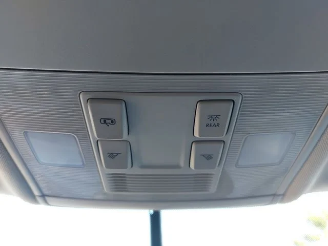 Used 2022 Blue Volkswagen 1.5T SE image 25