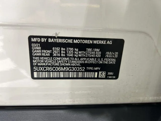 Certified Used 2021 White BMW xDrive40i image 29