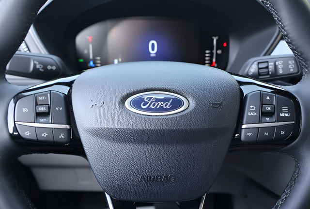 Used 2023 Red Ford Active image 19
