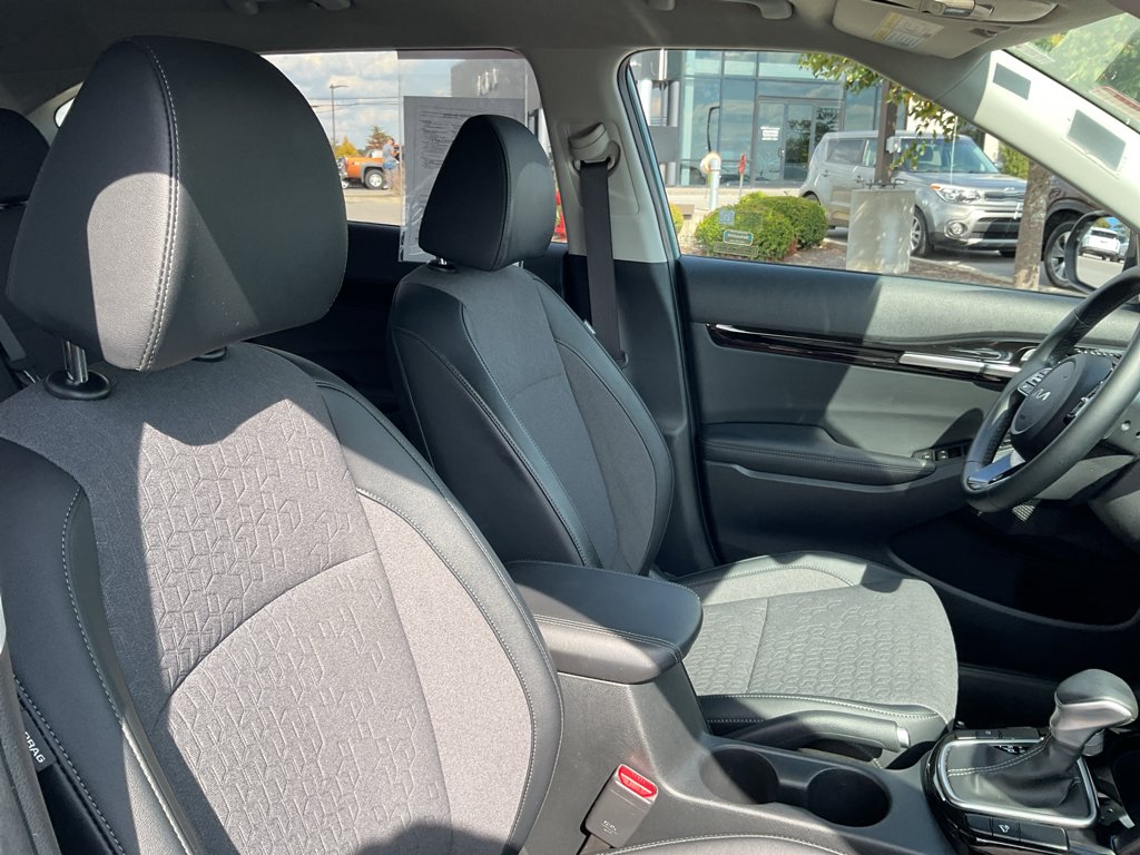 Used 2024 Pluton Blue/Black Roof Kia S image 14