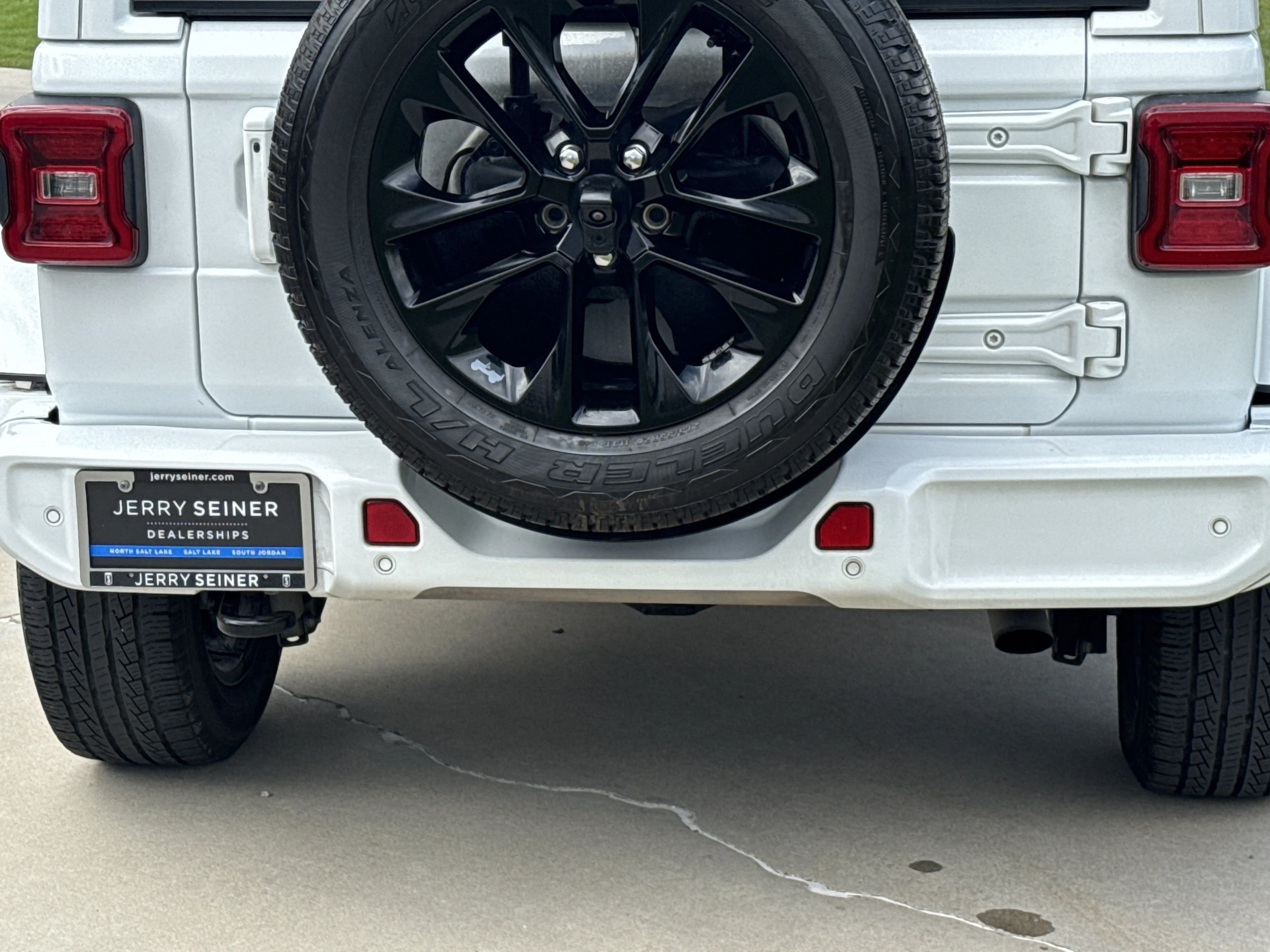 Used 2023 Bright White Clearcoat Jeep High Altitude image 14
