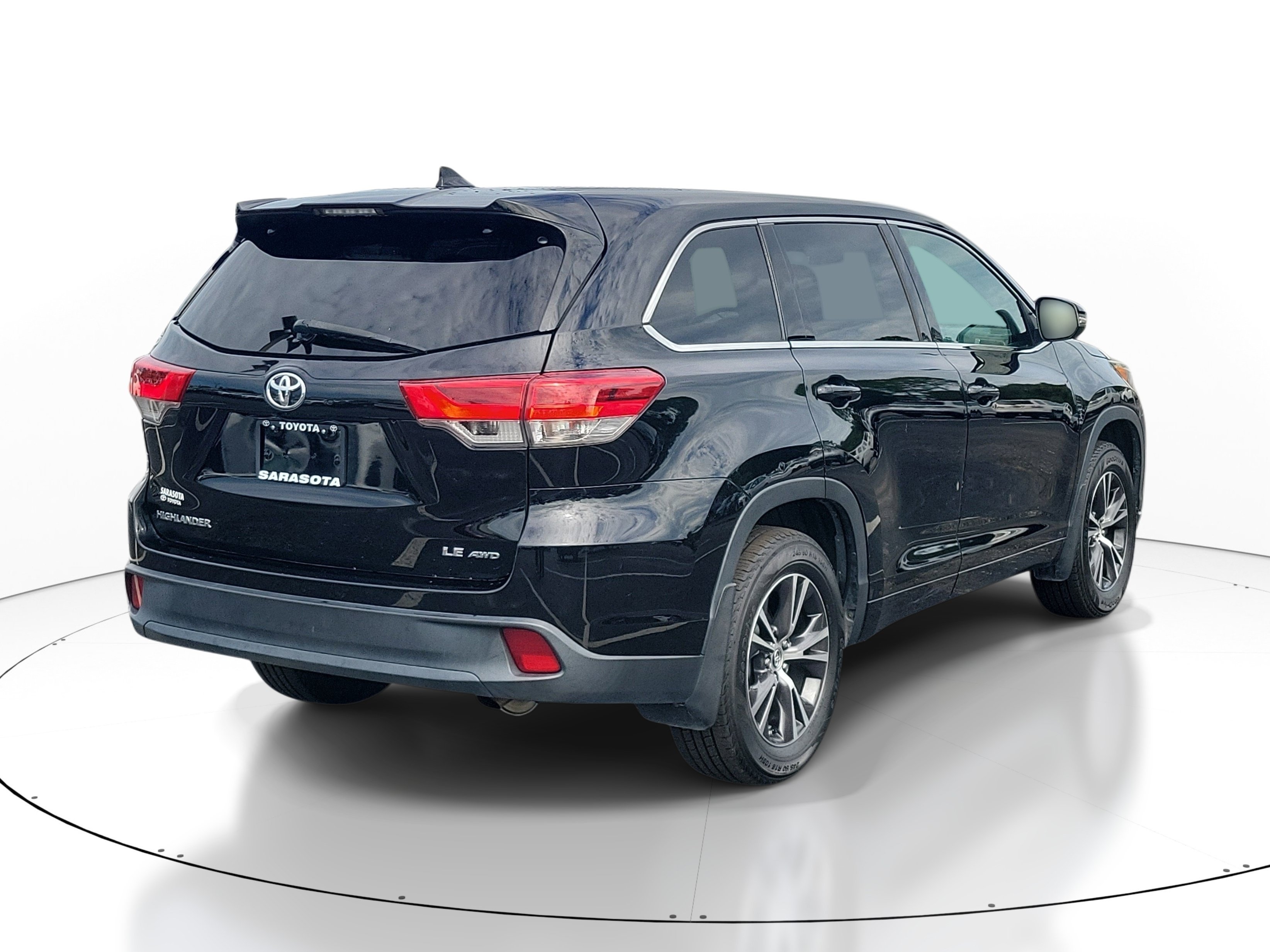 Used 2018 Midnight Black Metallic Toyota LE Plus image 5