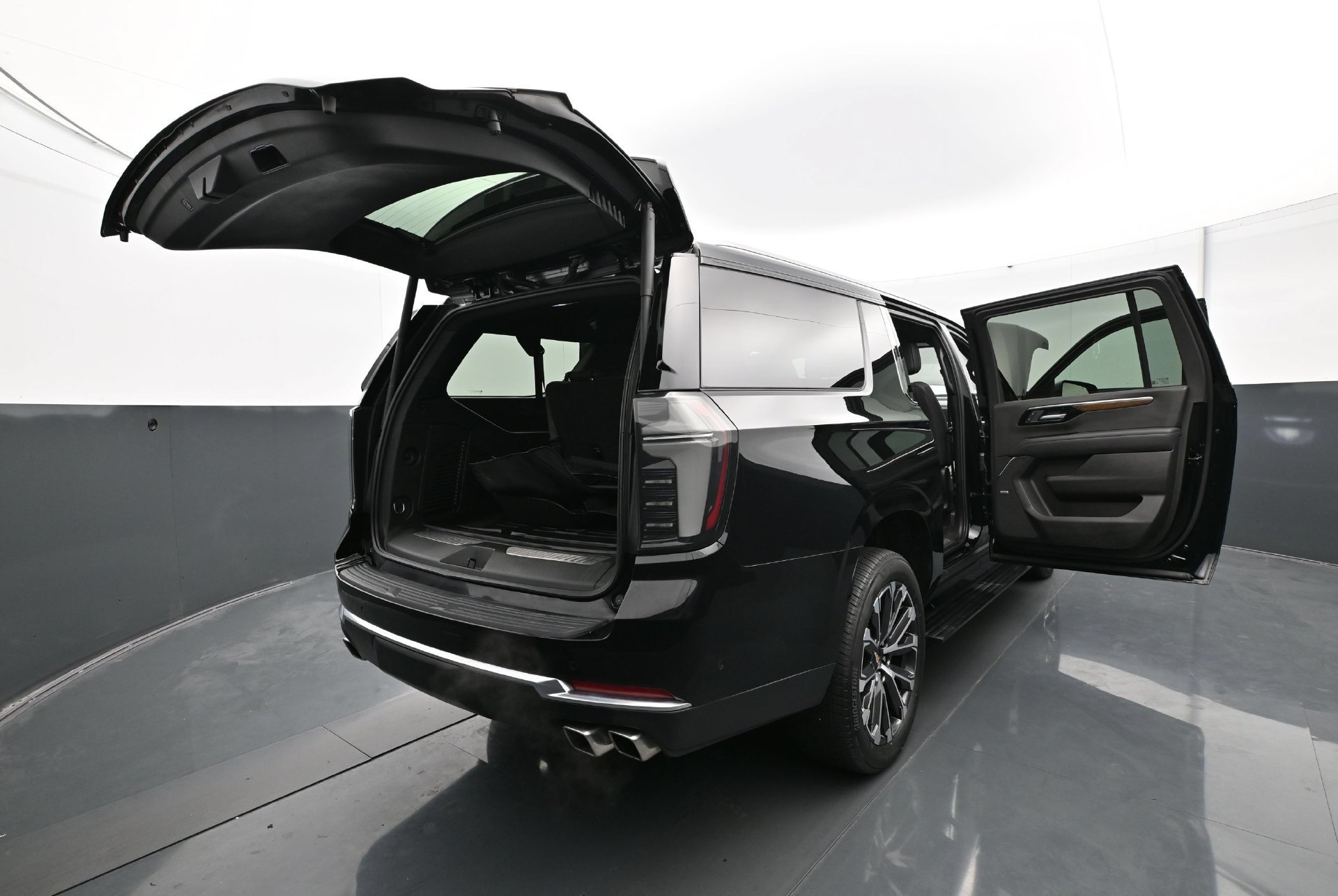 Used 2025 Black Chevrolet High Country image 37