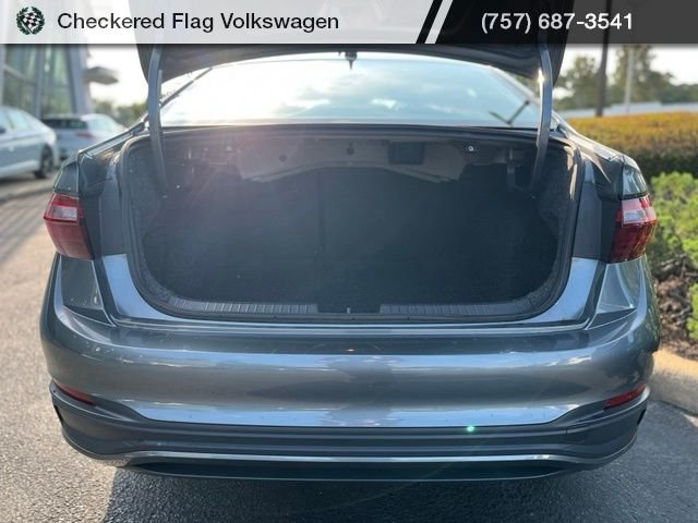 Used 2025 Platinum Gray Metallic Volkswagen 1.5T SE image 34