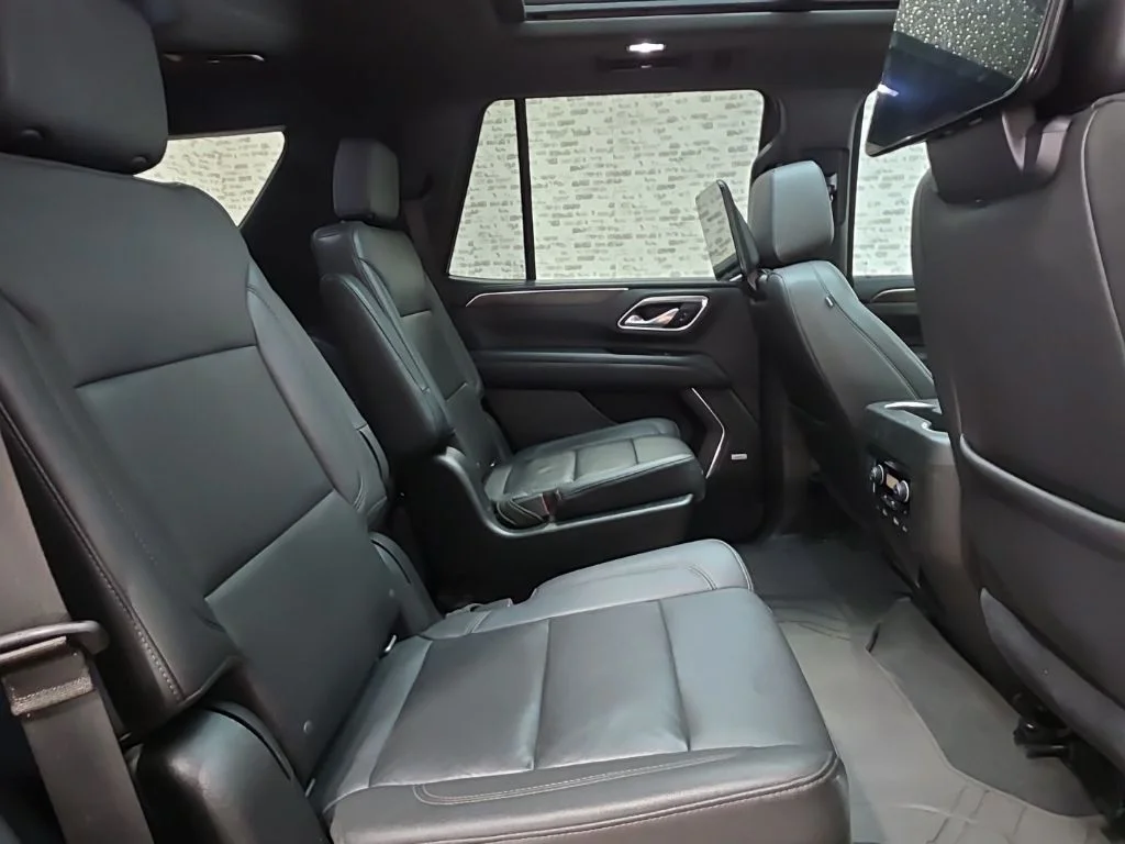 Used 2021 Black Chevrolet Z71 image 14