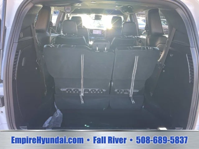 Used 2025 White Chrysler Select image 6