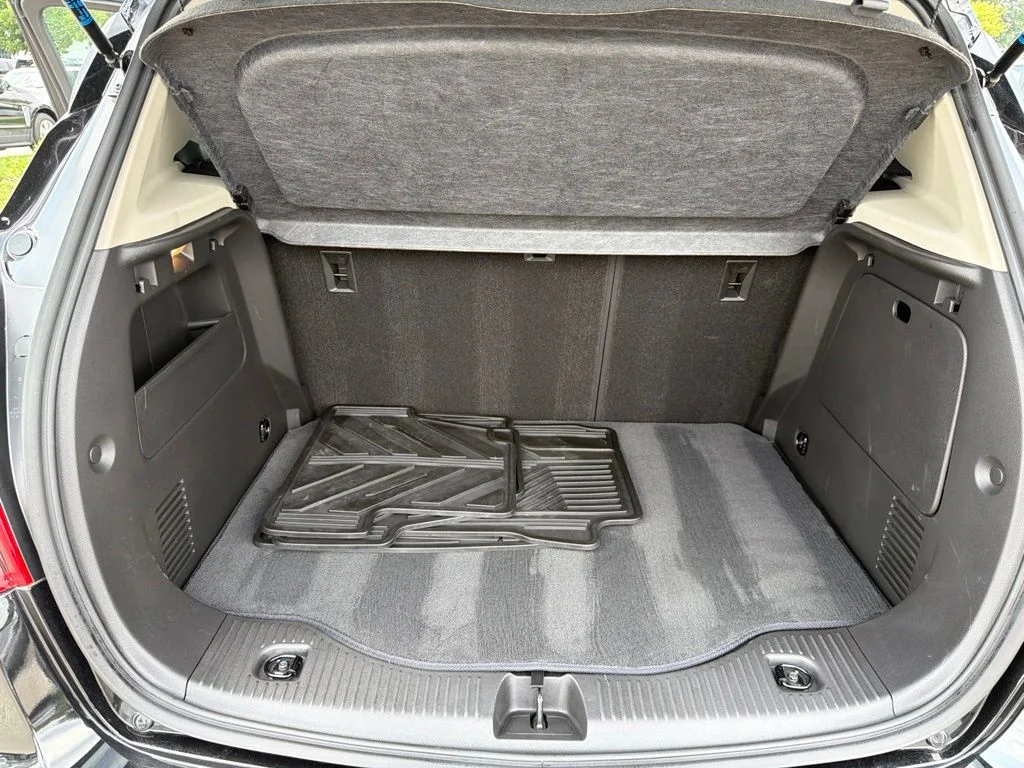 Used 2022 Black Buick Preferred image 19