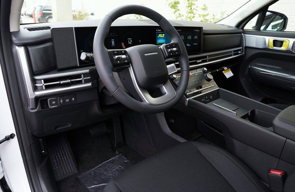 2026 Hyundai Santa Fe SE - Photo 10