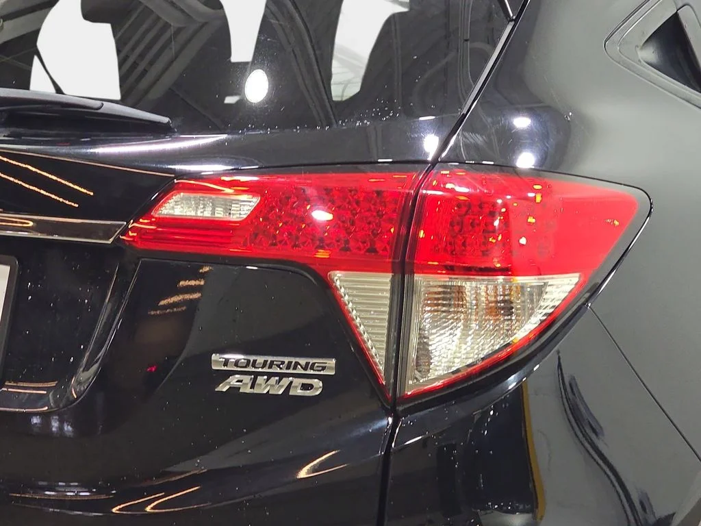 Used 2019 Black Honda Touring image 34