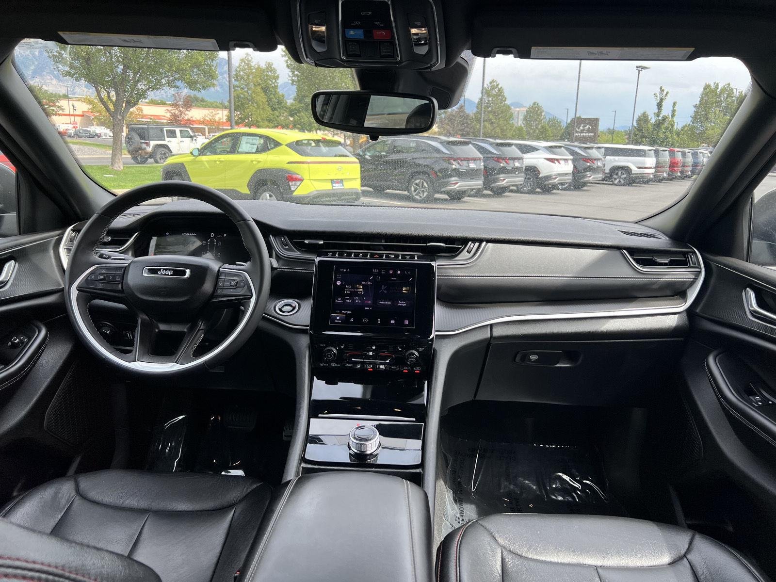 2024 Jeep Grand Cherokee L Laredo - Photo 25