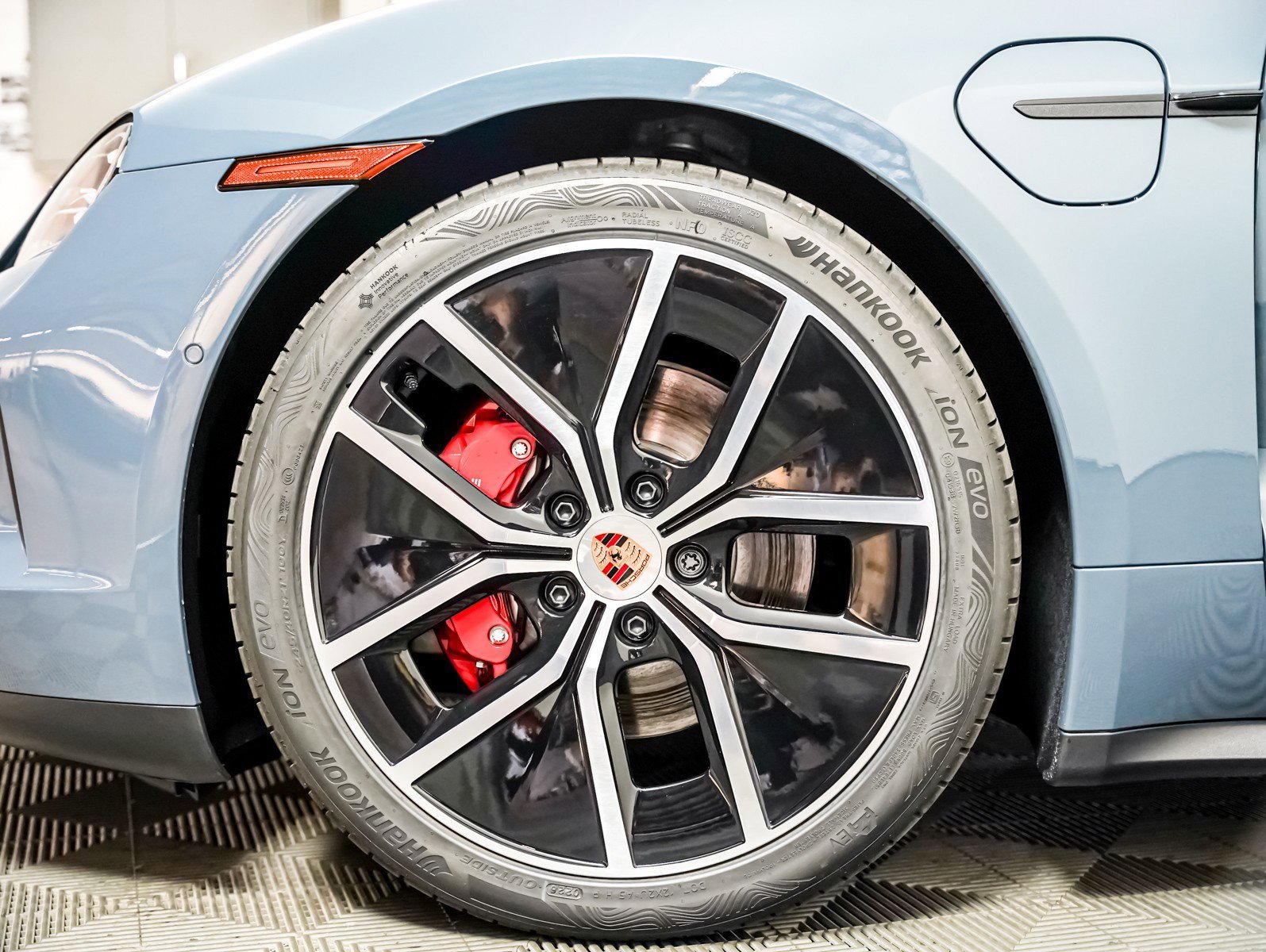 New 2026 PALE BLUE Porsche 4S image 13
