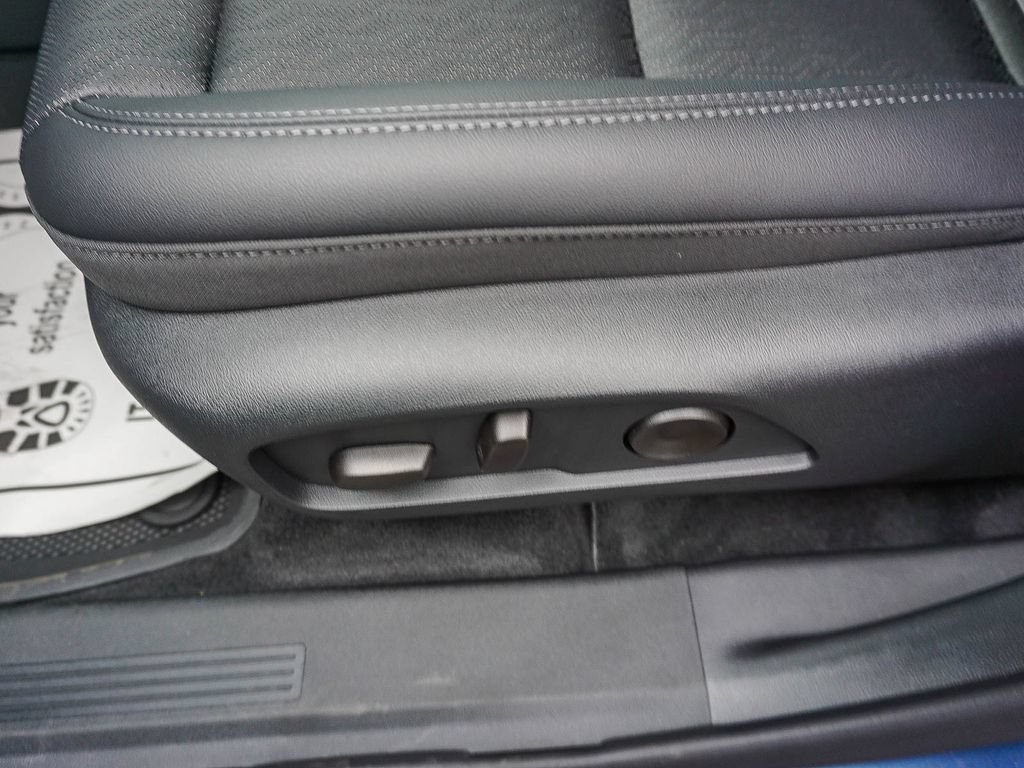 2027 Chevrolet Equinox LT - Photo 19