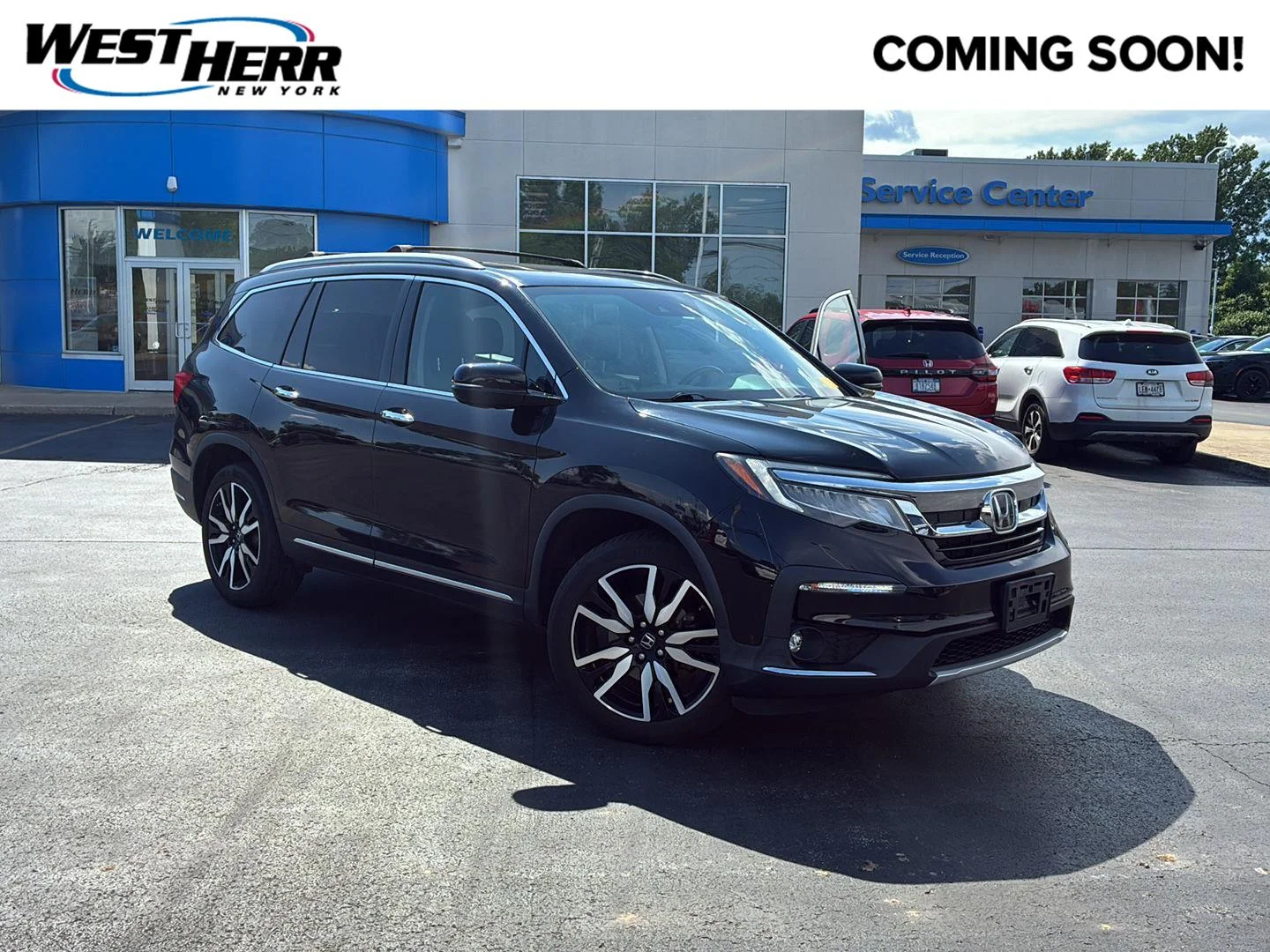 Used 2020 Crystal Black Pearl Honda Touring w/Rear Captain