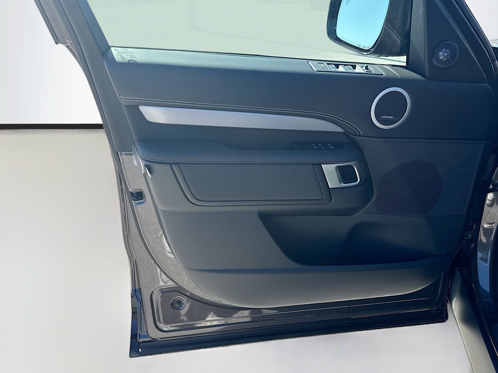 2026 Land Rover Discovery Dynamic SE - Photo 23