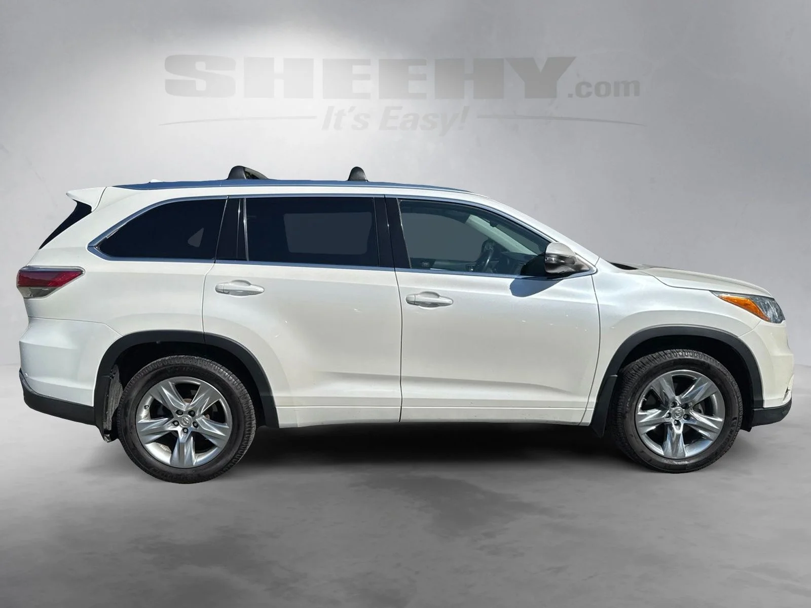 Used 2015 Blizzard Pearl Toyota Limited image 9