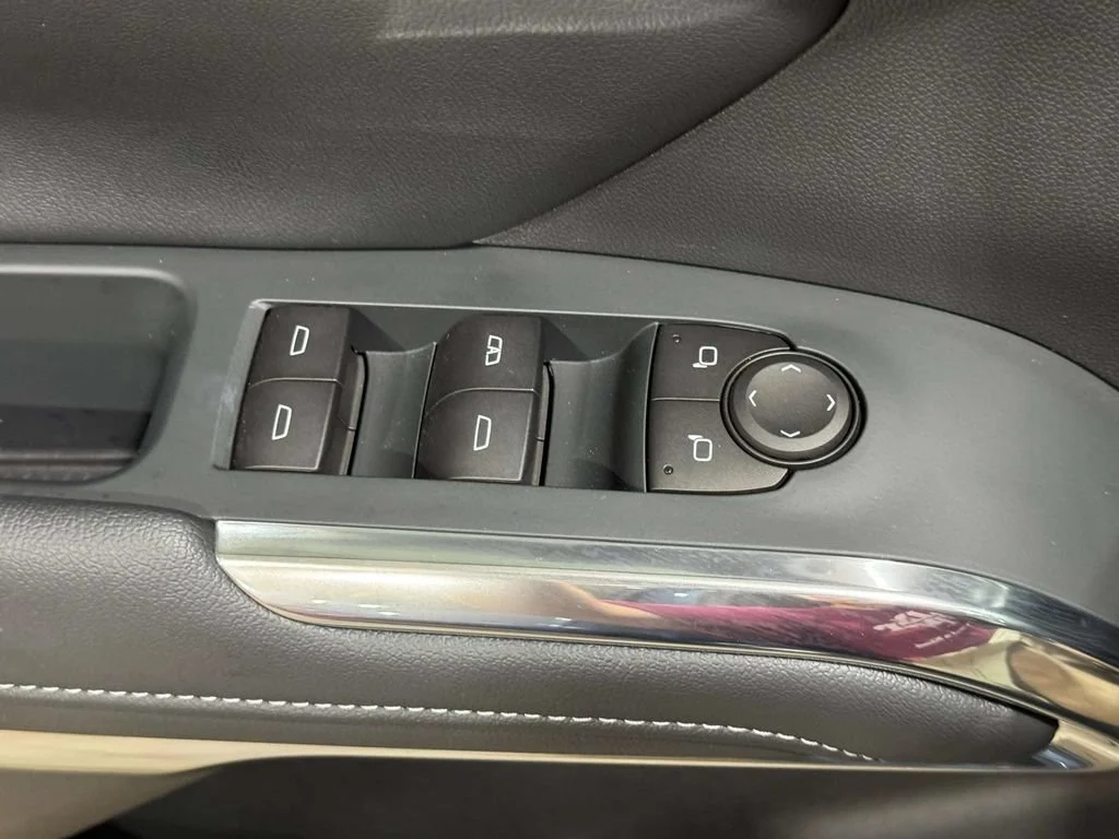 2025 Chevrolet Traverse LT - Photo 19