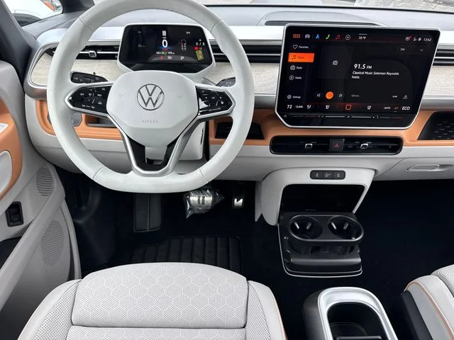 New 2025 Energetic Orange W/White Upper Volkswagen Pro S Plus image 30