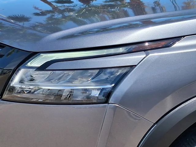 Used 2023 Gray Nissan SL image 7