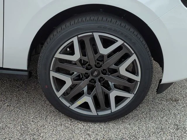 New 2026 White Ford Platinum image 11