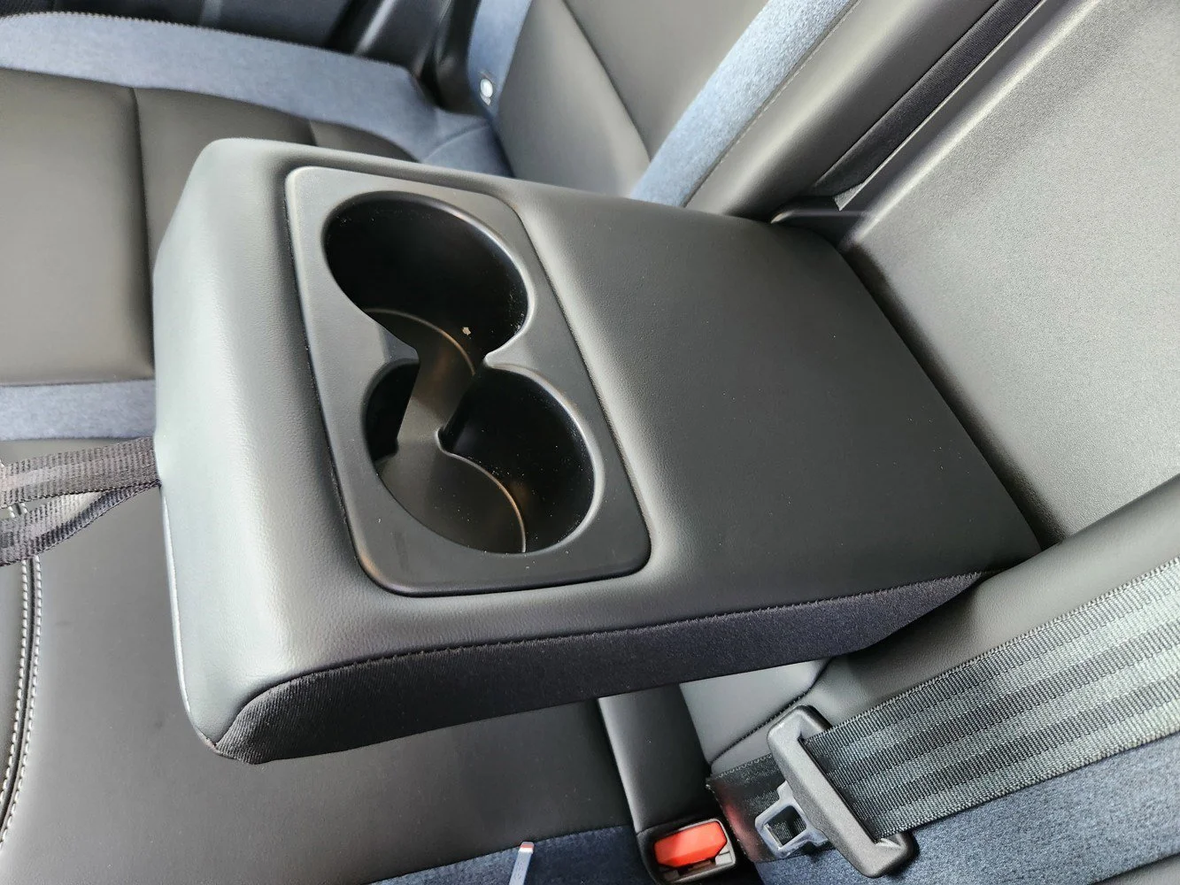 New 2026 Carbonized Gray Metallic Ford Outer Banks image 21