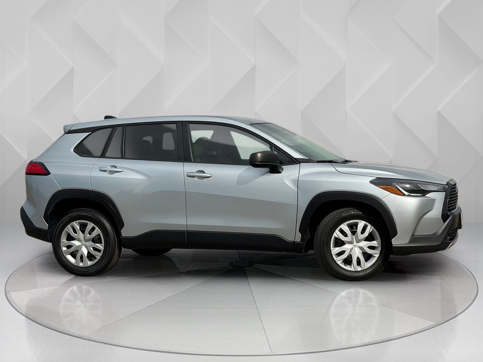 Certified Used 2022 Sonic Silver Toyota L image 7