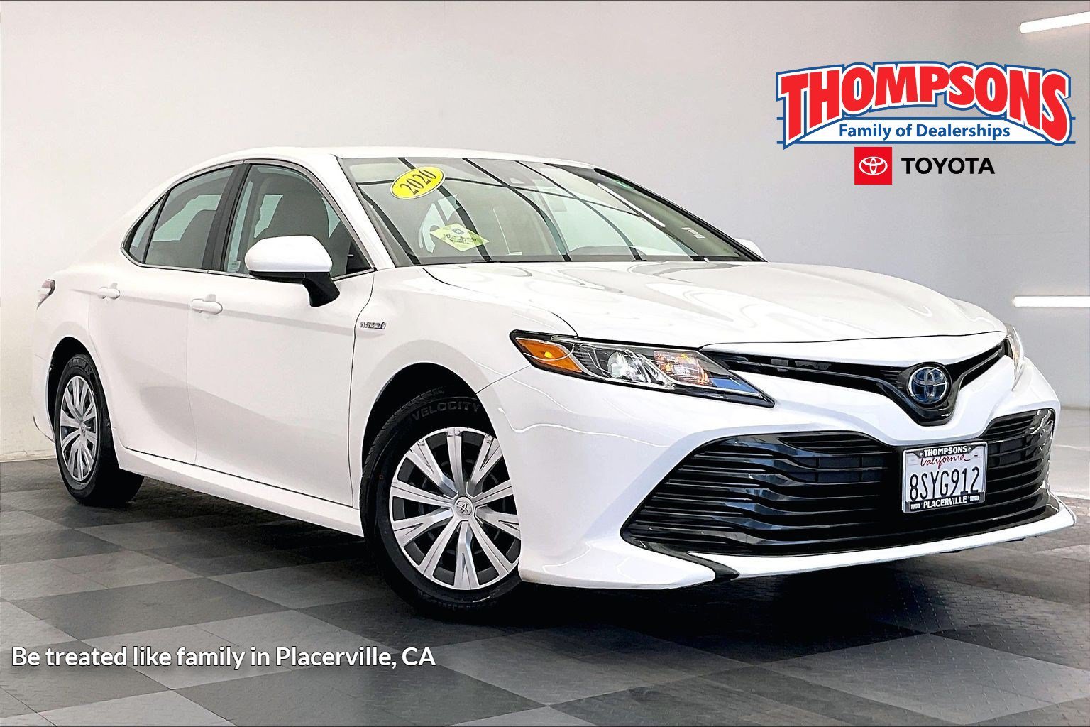 Used 2020 Super White Toyota LE image 1
