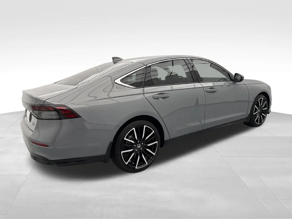 New 2026 Urban Gray Pearl Honda Touring image 13