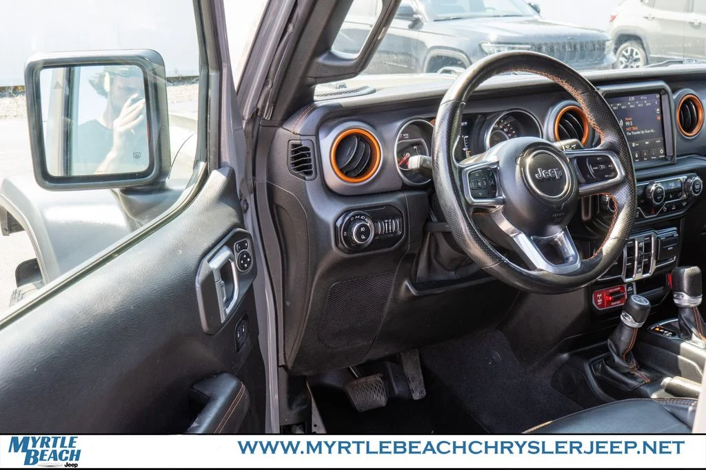 Certified Used 2021 Gray Clearcoat Jeep Mojave image 15