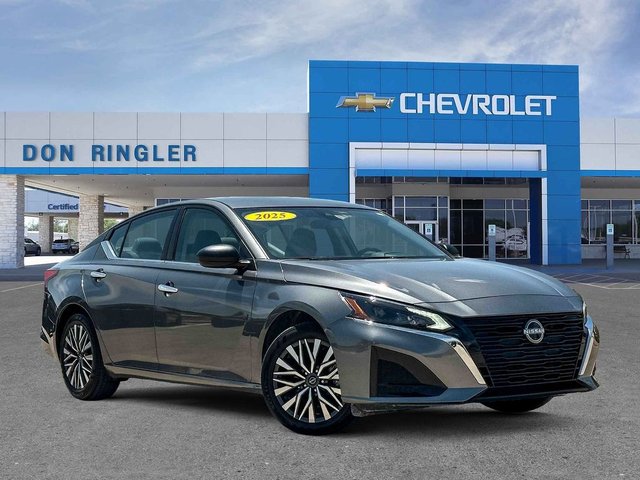 Pre-Owned 2025 Nissan Altima 2.5 SV FWD 4D Sedan FWD