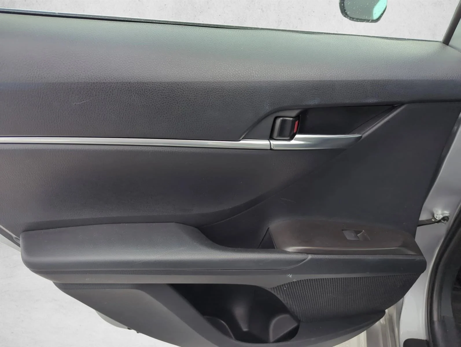 Used 2023 Celestial Silver Metallic Toyota SE image 9