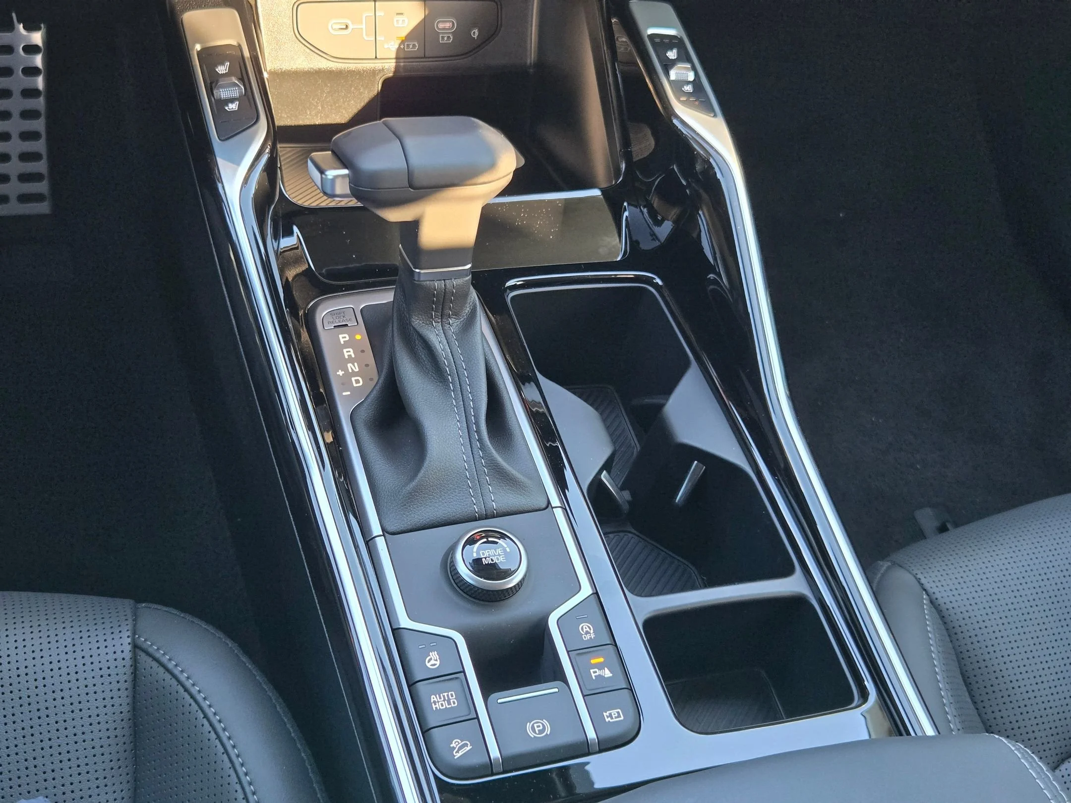 New 2026 Wolf Gray Kia SX image 32