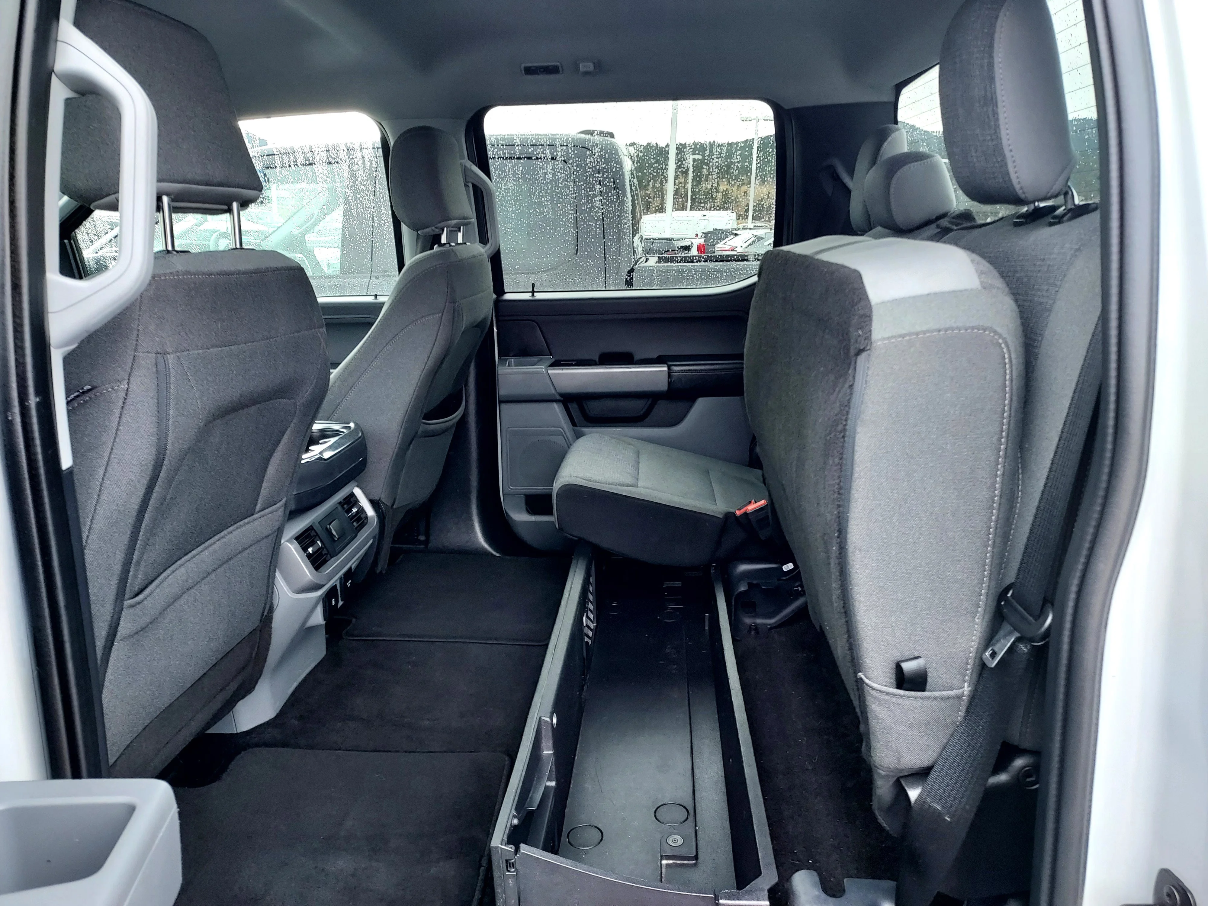 Used 2024 Gray Ford XLT image 14