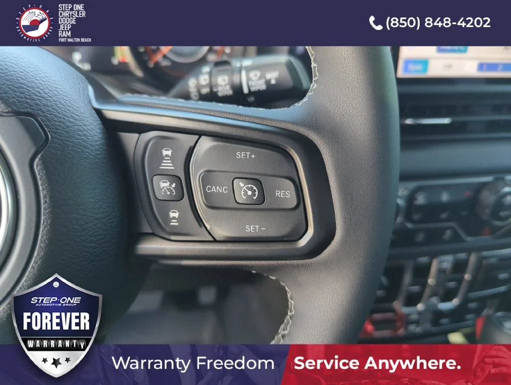 Used 2025 White Jeep Rubicon X image 22