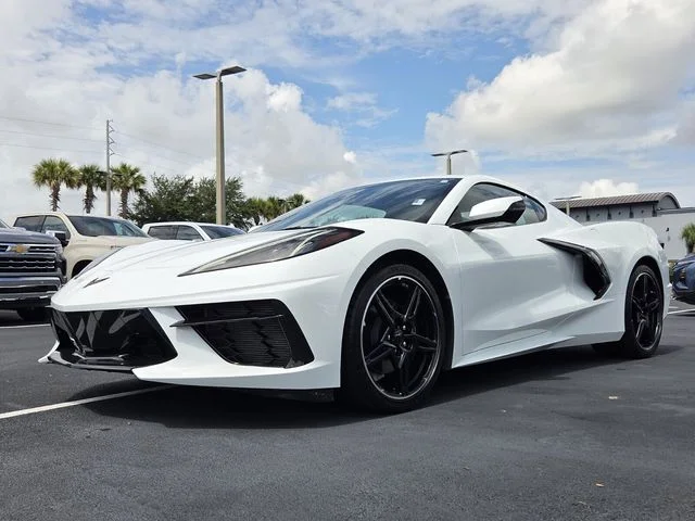 Used 2023 White Chevrolet Stingray image 2