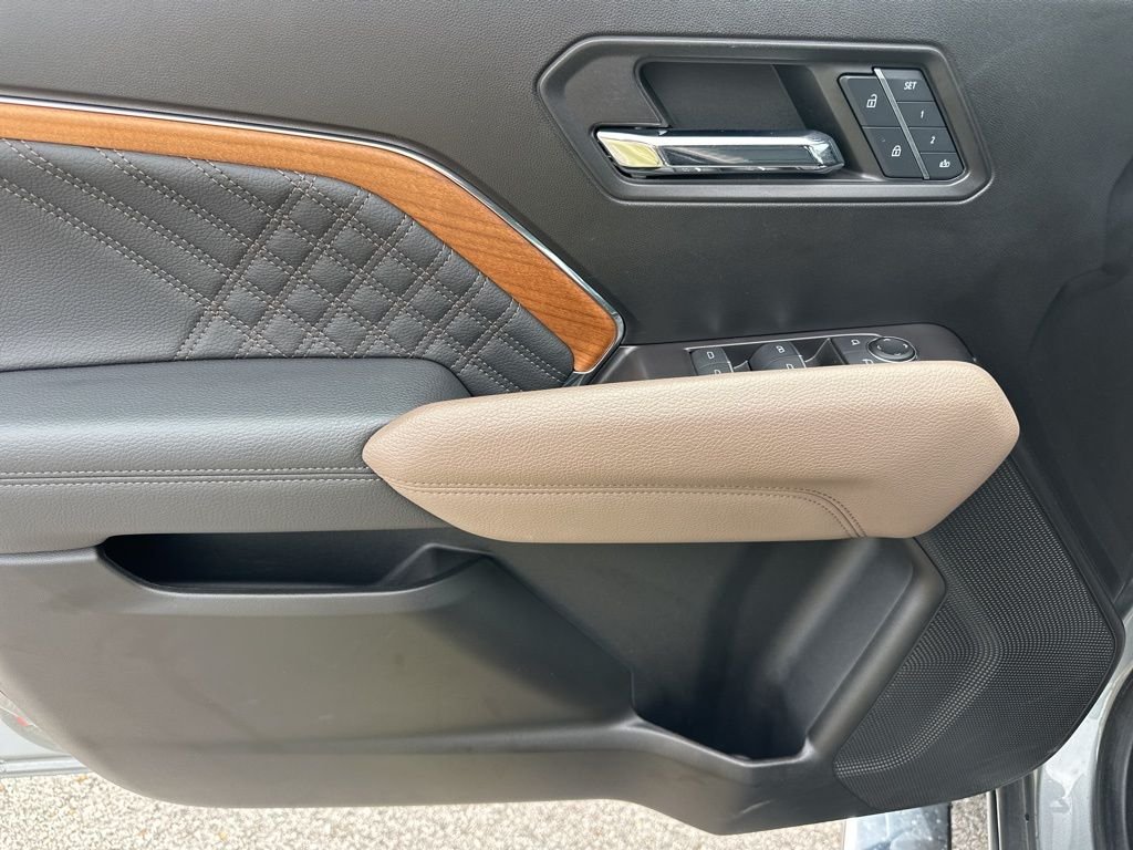 Used 2024 Sterling GMC Denali image 12