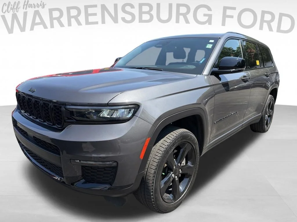 Used 2024 Metallic Jeep Limited image 3