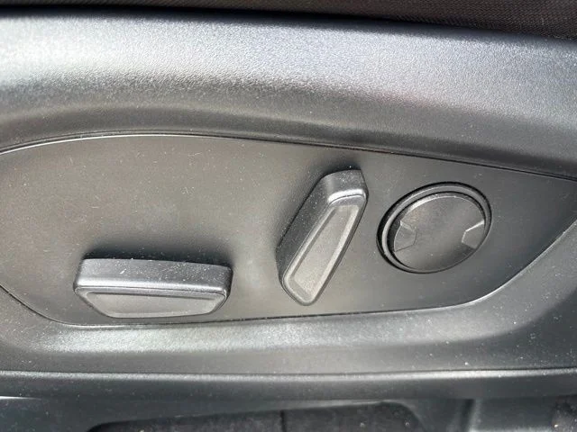 Used 2023 Black Metallic Ford XLT image 17