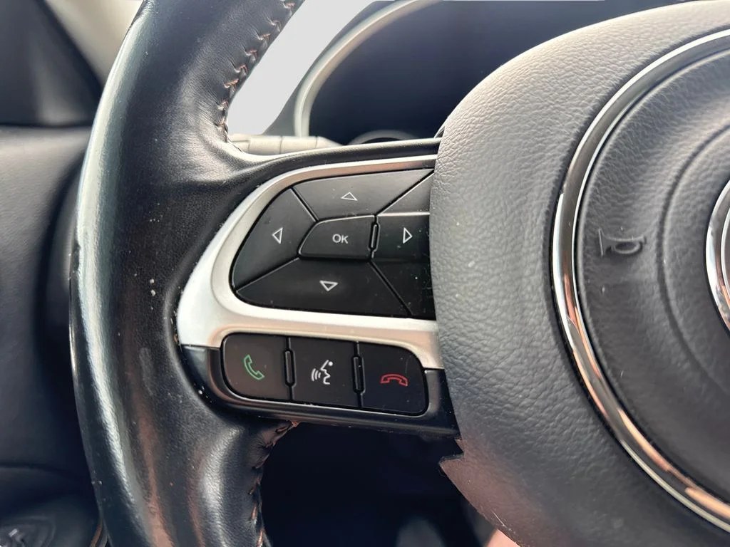 Used 2020 Black Jeep Latitude image 17