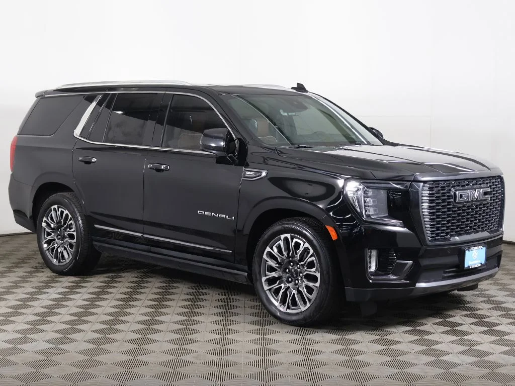 Used 2024 Onyx Black GMC Denali Ultimate image 2