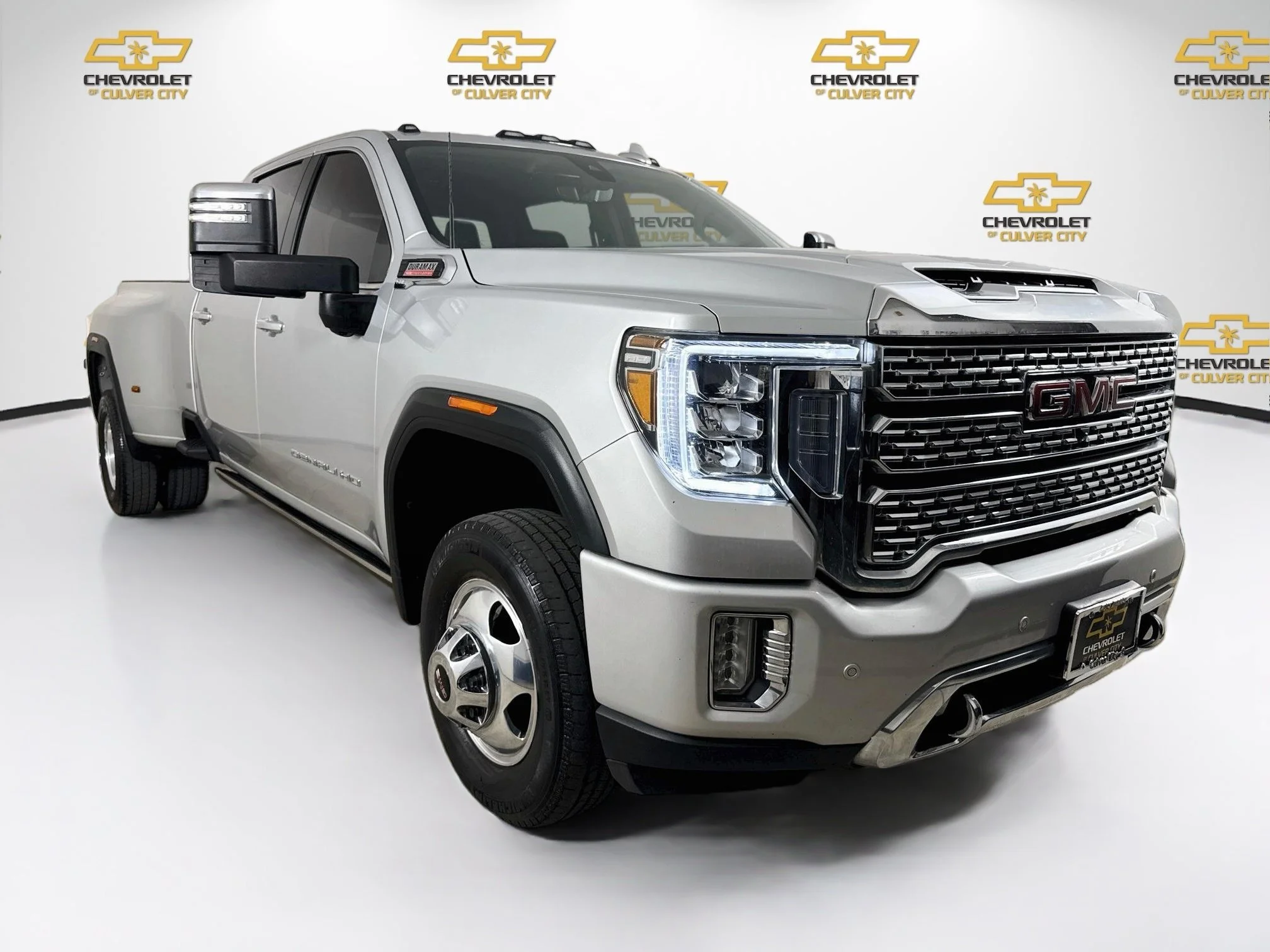 Used 2023 QUICKSILVER METALLIC GMC Denali image 1