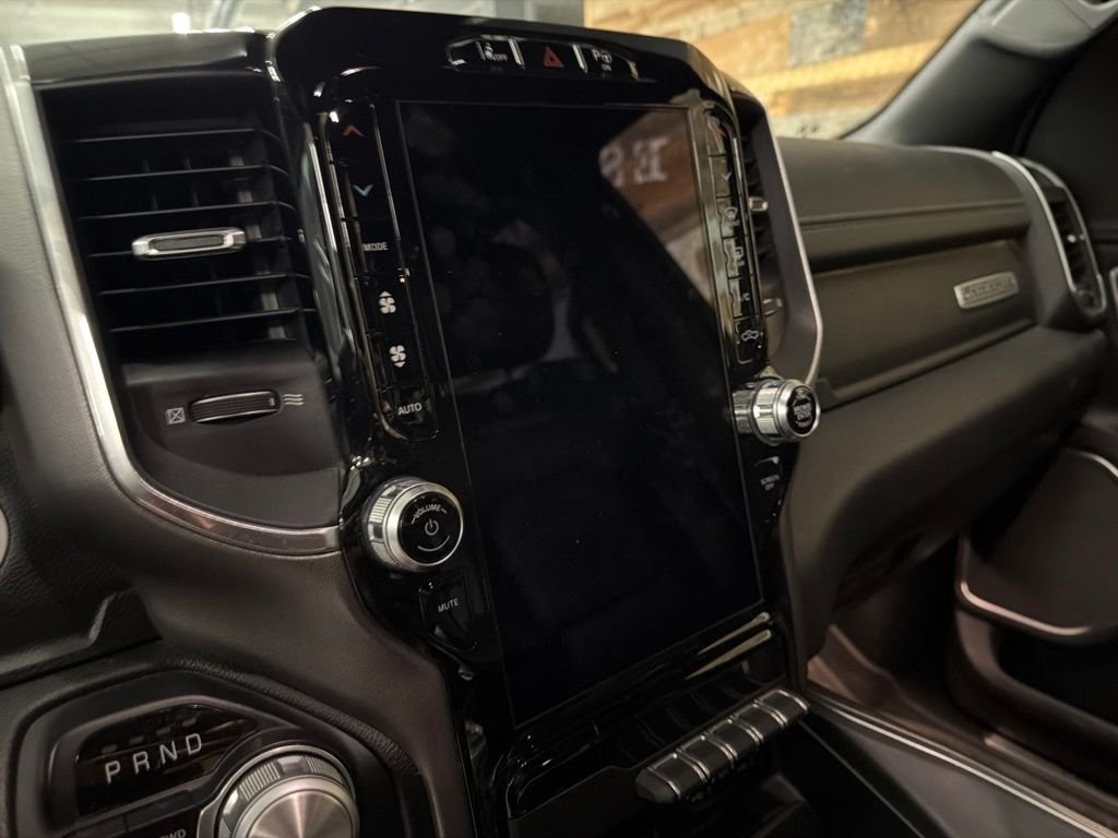 Used 2020 Billet Silver Metallic Ram Laramie image 22