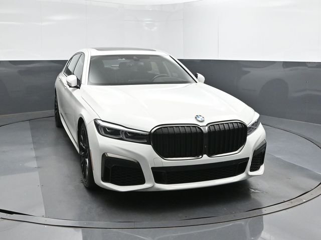 Used 2022 White BMW 740i image 17